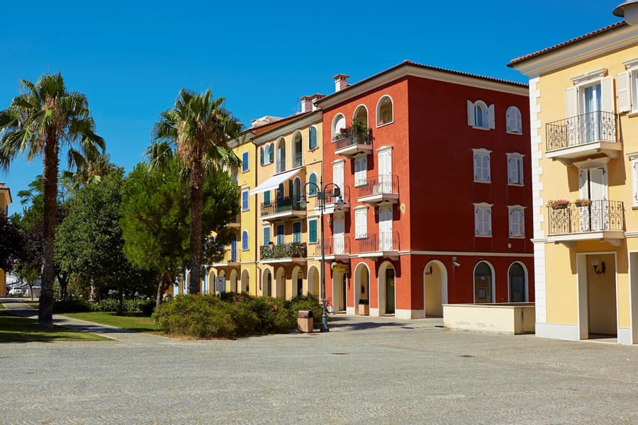 piazza borgo marinaro